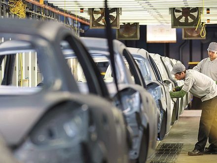 Průzkum ABB: největší výzvy automobilek jsou ceny energie v&nbsp;Evropě a&nbsp;cena práce v&nbsp;USA