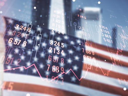 USA postihl panický „bankovní run“. Hrozí pád českých bankovních titulů?