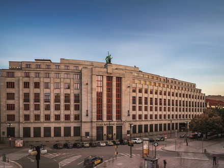 Zlevněte už peníze!