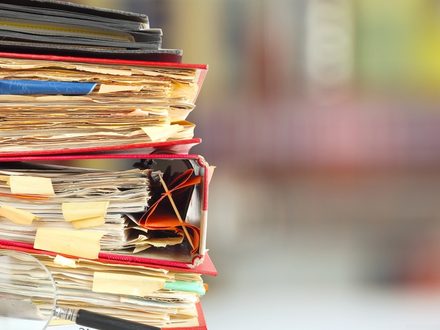 Byrokratický detox Hospodářské komory získává podporu v&nbsp;Bruselu. EHSV navrhl zavést „tabulky povinností“