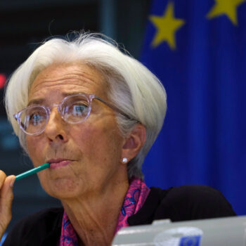 Lagardeová drží kurz. Inflace se blíží cíli, ale ECB se sazbami nespěchá
