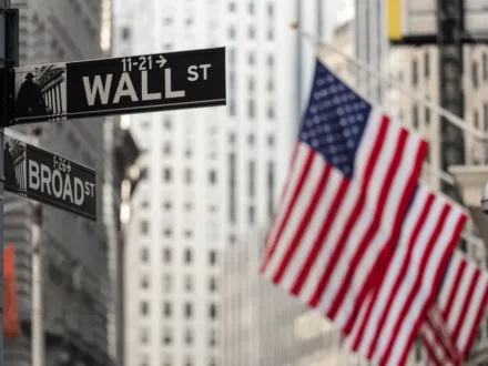 Wall Street zpochybňuje cenu AI růstu, technologické tituly narážejí na realitu