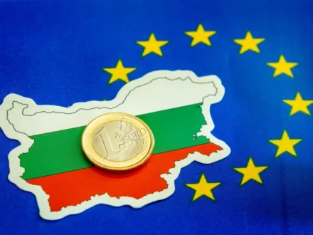 Měna stability v&nbsp;zemi nejistoty. Vstup do eurozóny rozděluje Bulhary