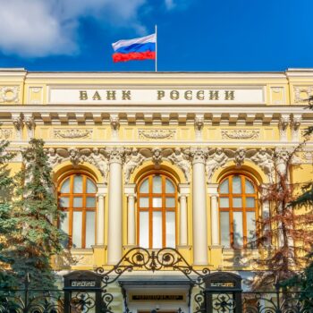 Ruská centrální banka znovu snižuje sazby. Inflace polevuje, ekonomika zůstává pod tlakem