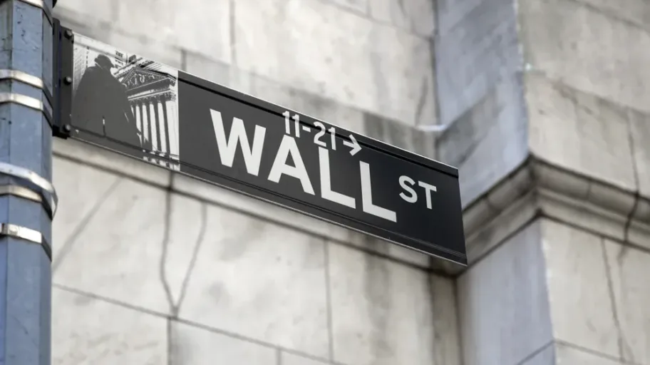 Wall,Street,Sign,In,New,York,City